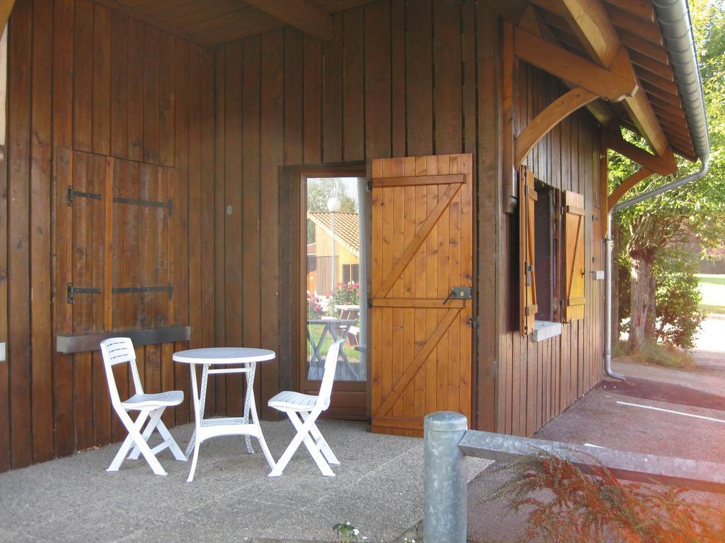 Camping Porte Des Vosges Bulgneville Phòng bức ảnh